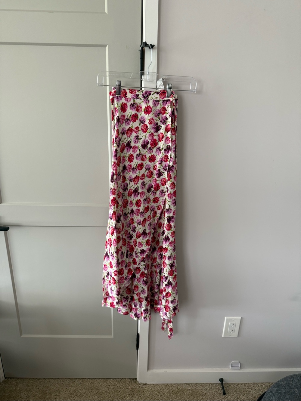 Zara White Maxi Skirt with Pink Floral Print